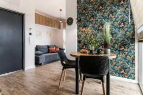 Parrot - 77 Apartments Wigury Street